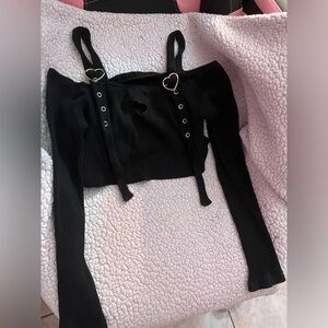 Super cute y2k black crop top with heart cut out! Korean style from 2000s